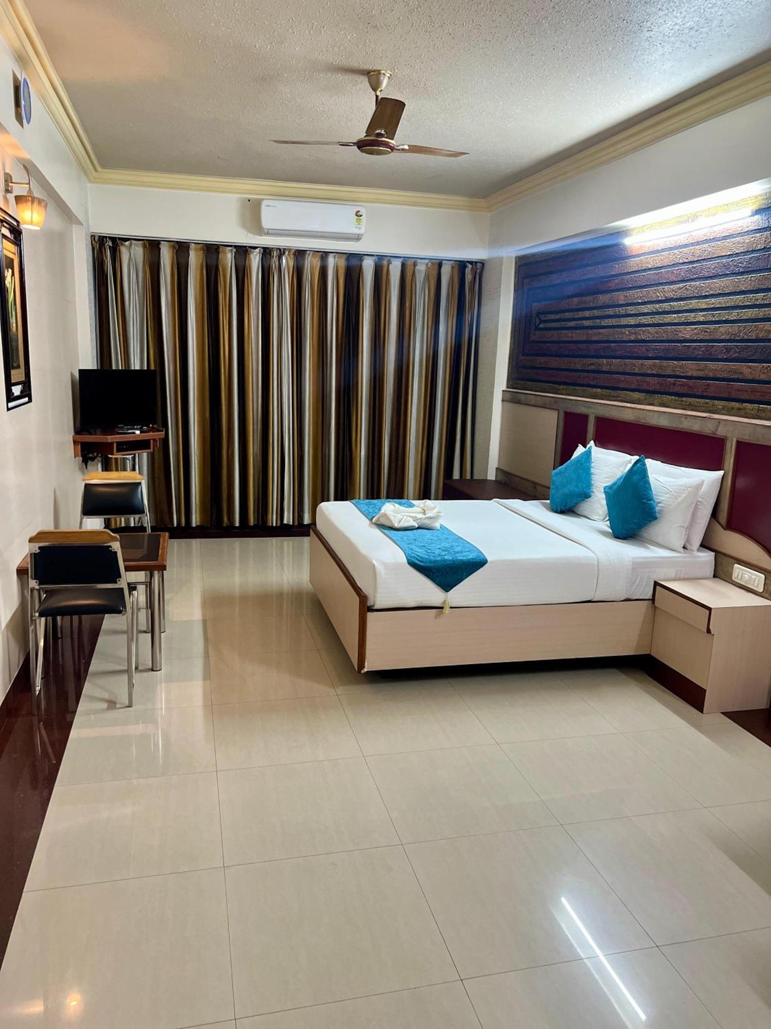 The Grand Krishna Rooms Bangalore Exterior photo