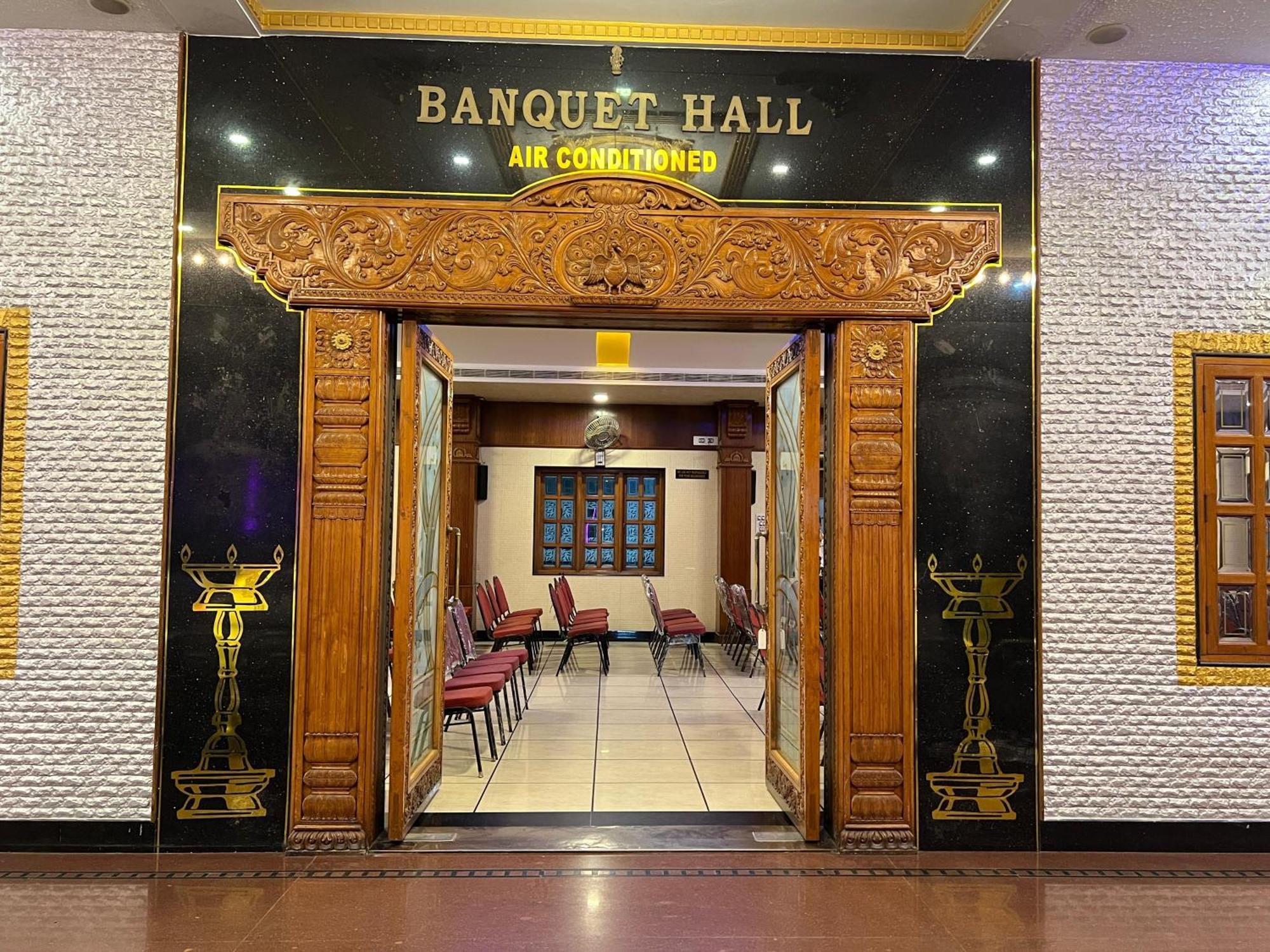 The Grand Krishna Rooms Bangalore Exterior photo